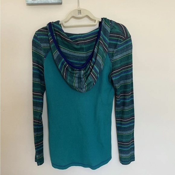 Columbia hooded waffle knit long sleeve - Picture 2 of 11